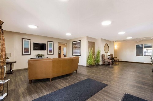 Best Western Empire Towers - image 40