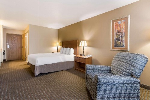 Best Western Empire Towers - image 5
