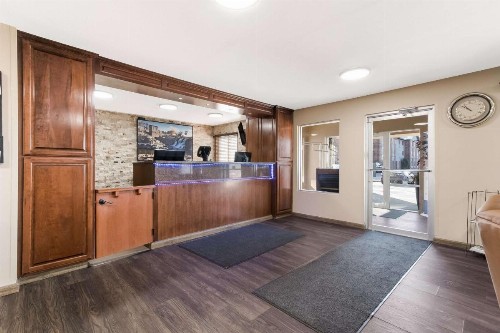 Best Western Empire Towers - image 6