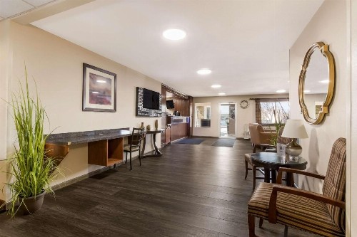 Best Western Empire Towers - image 8