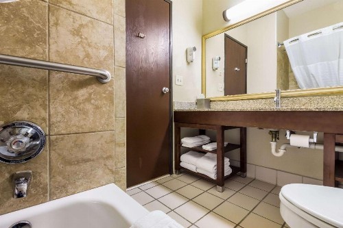 Comfort Suites - Sioux Falls - image 12