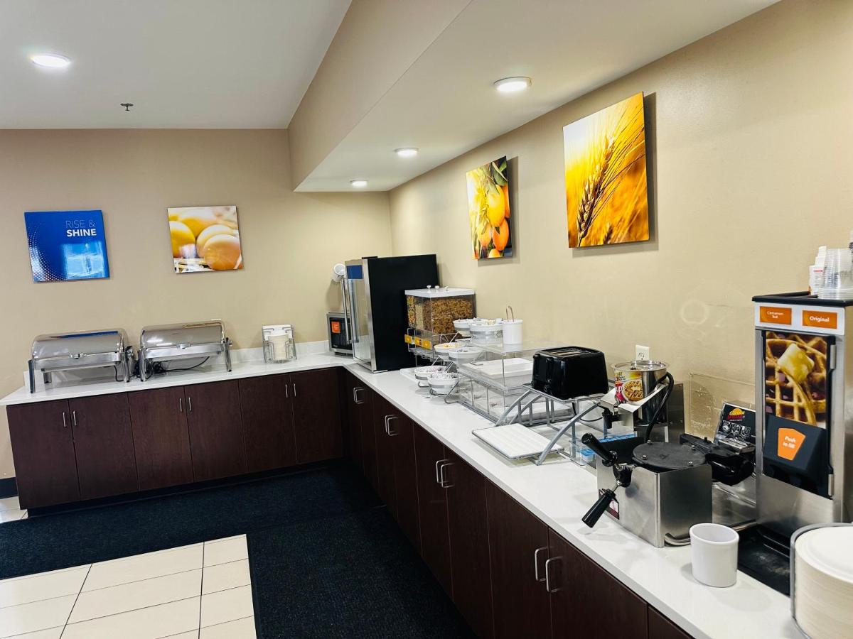 Comfort Suites - Sioux Falls - image 5