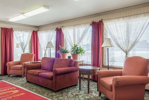 Econo Lodge North Sioux Falls - image 35