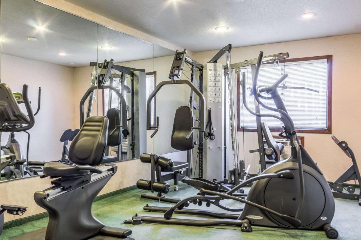 Econo Lodge North Sioux Falls - image 4