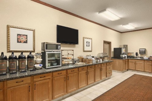 Country Inn & Suites by Radisson Sioux Falls SD - image 11