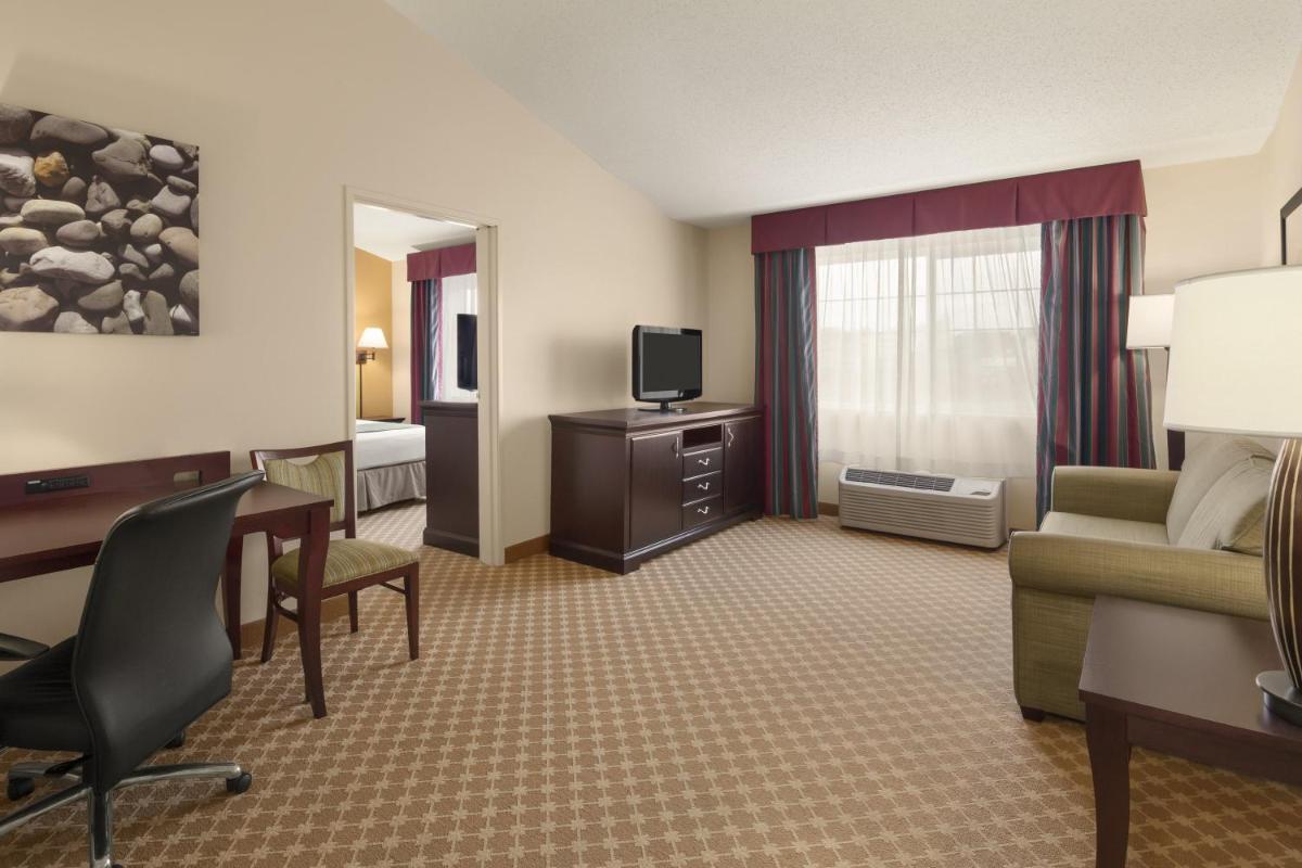 Country Inn & Suites by Radisson Sioux Falls SD - image 3