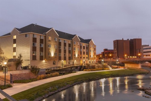 Country Inn & Suites by Radisson Sioux Falls SD - image 32