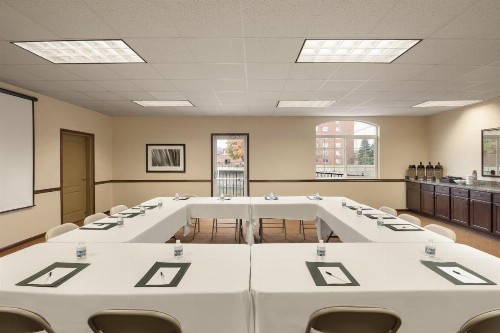 Country Inn & Suites by Radisson Sioux Falls SD - image 9
