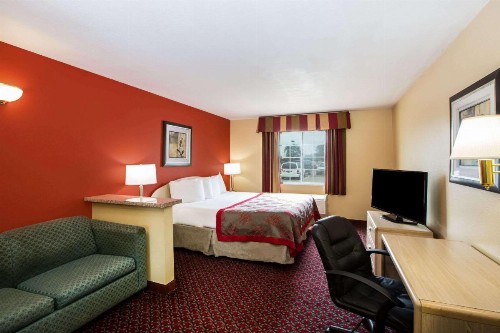 Ramada by Wyndham Sioux Falls - image 13