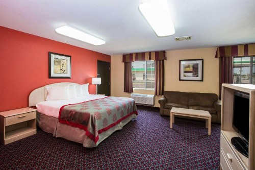 Ramada by Wyndham Sioux Falls - image 14