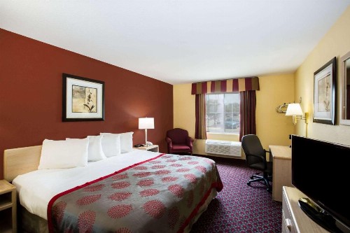 Ramada by Wyndham Sioux Falls - image 21