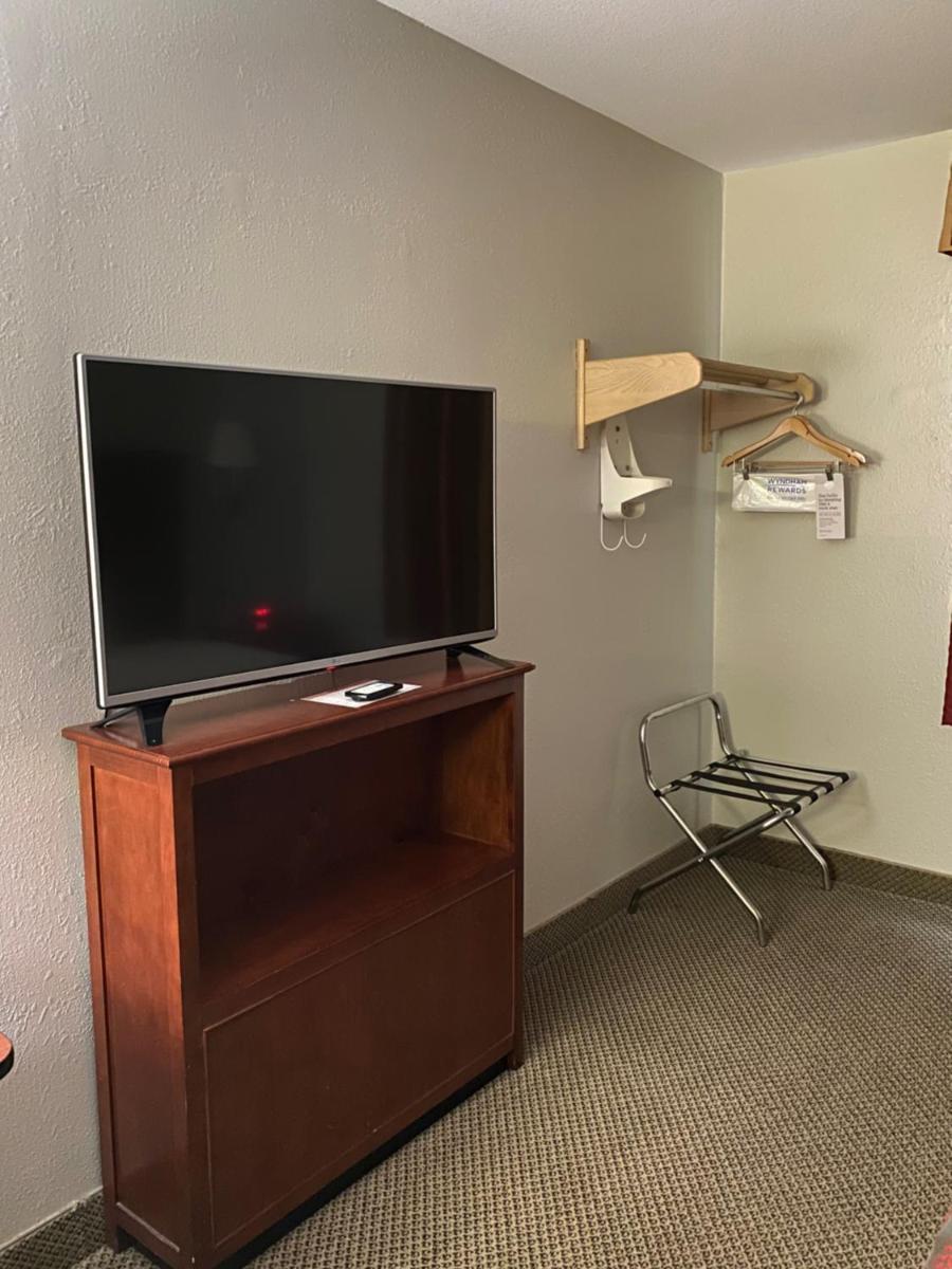 Ramada by Wyndham Sioux Falls - image 5