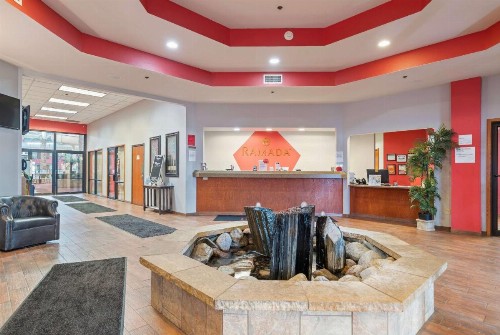 Ramada by Wyndham Sioux Falls Airport - Waterpark Resort & Event Center - image 13