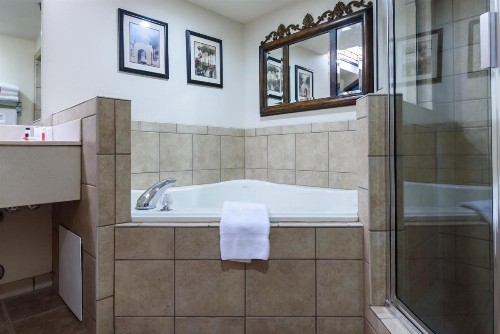 Ramada by Wyndham Sioux Falls Airport - Waterpark Resort & Event Center - image 24