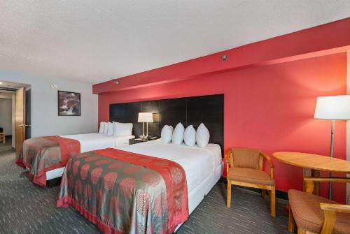 Ramada by Wyndham Sioux Falls Airport - Waterpark Resort & Event Center - image 29