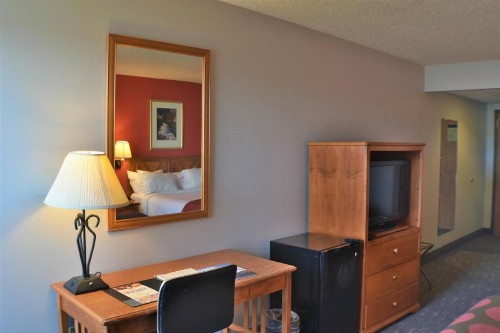 Ramada by Wyndham Sioux Falls Airport - Waterpark Resort & Event Center - image 34