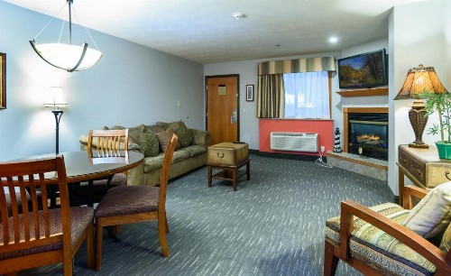 Ramada by Wyndham Sioux Falls Airport - Waterpark Resort & Event Center - image 37
