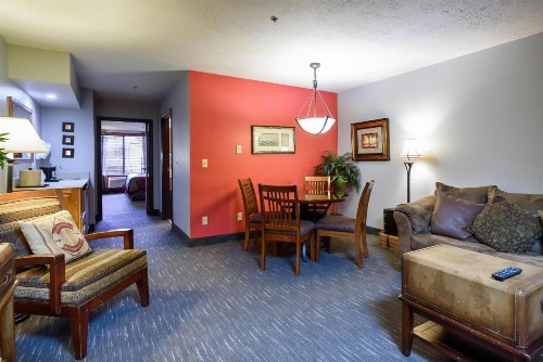 Ramada by Wyndham Sioux Falls Airport - Waterpark Resort & Event Center - image 47