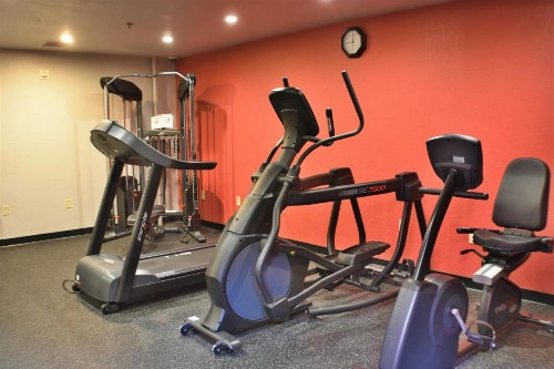 Ramada by Wyndham Sioux Falls Airport - Waterpark Resort & Event Center - image 48