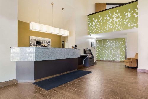 Sleep Inn Airport Sioux Falls - image 10