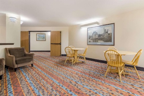 Sleep Inn Airport Sioux Falls - image 13