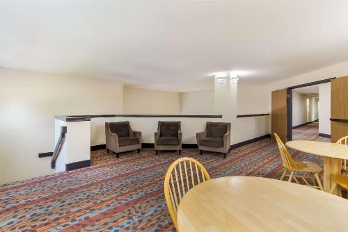 Sleep Inn Airport Sioux Falls - image 14