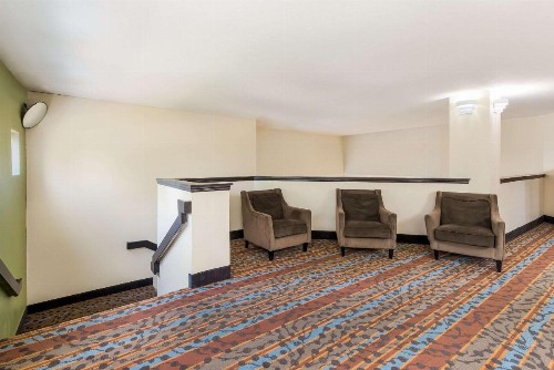 Sleep Inn Airport Sioux Falls - image 15