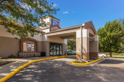 Sleep Inn Airport Sioux Falls - image 2