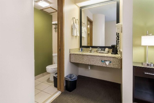 Sleep Inn Airport Sioux Falls - image 21