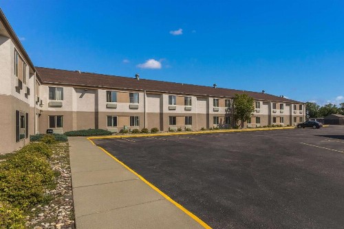 Sleep Inn Airport Sioux Falls - image 6