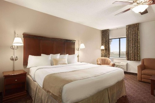 Baymont by Wyndham Sioux Falls - image 2
