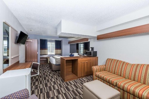 Microtel Inn & Suites by Wyndham Sioux Falls - image 18