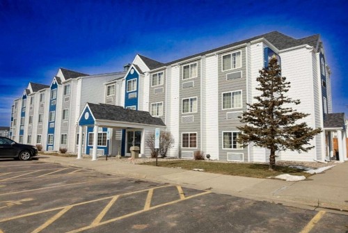 Microtel Inn & Suites by Wyndham Sioux Falls - image 38