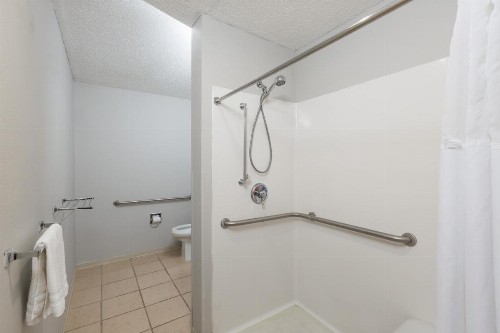 Microtel Inn & Suites by Wyndham Sioux Falls - image 5