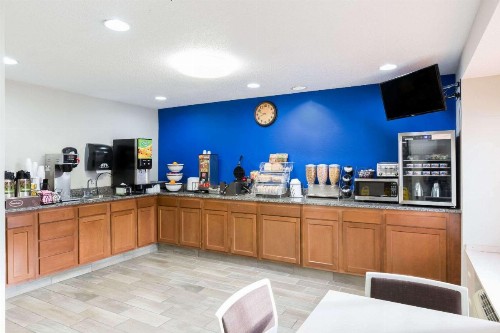 Microtel Inn & Suites by Wyndham Sioux Falls - image 9