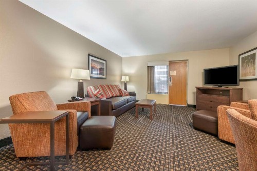 Best Western Plus Ramkota Hotel - image 17