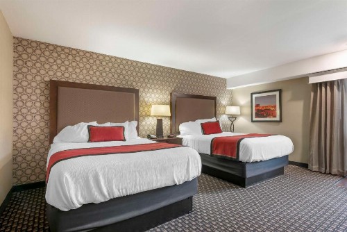 Best Western Plus Ramkota Hotel - image 20