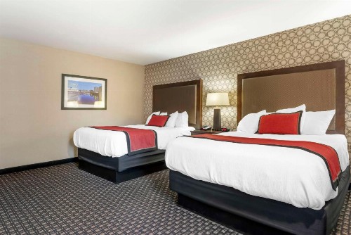 Best Western Plus Ramkota Hotel - image 21