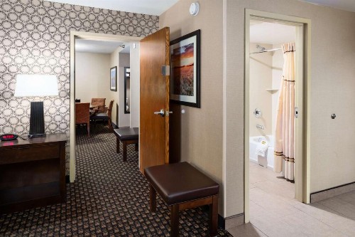 Best Western Plus Ramkota Hotel - image 27