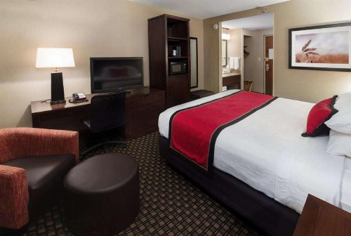 Best Western Plus Ramkota Hotel - image 29