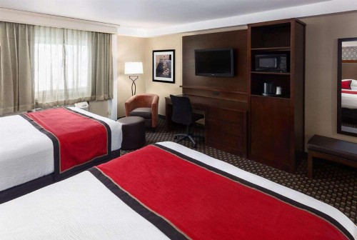 Best Western Plus Ramkota Hotel - image 31