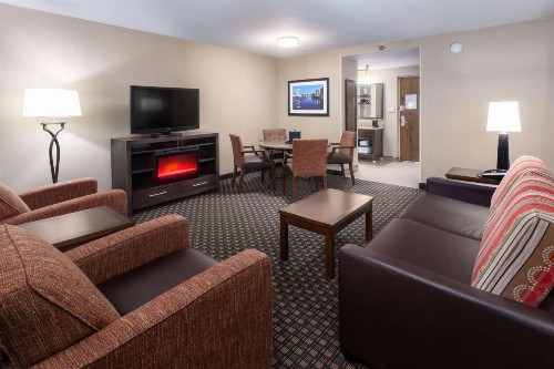 Best Western Plus Ramkota Hotel - image 32