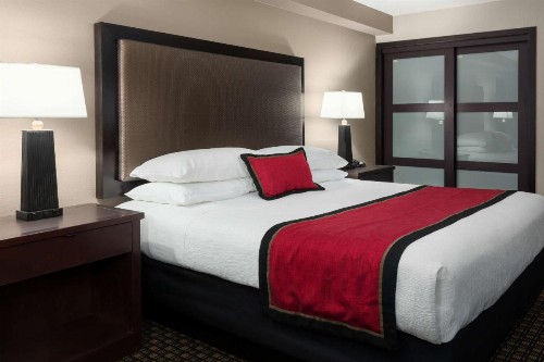 Best Western Plus Ramkota Hotel - image 38