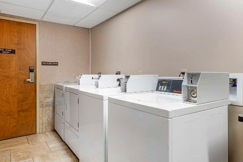 Best Western Plus Ramkota Hotel - image 41