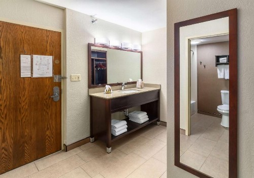 Best Western Plus Ramkota Hotel - image 44