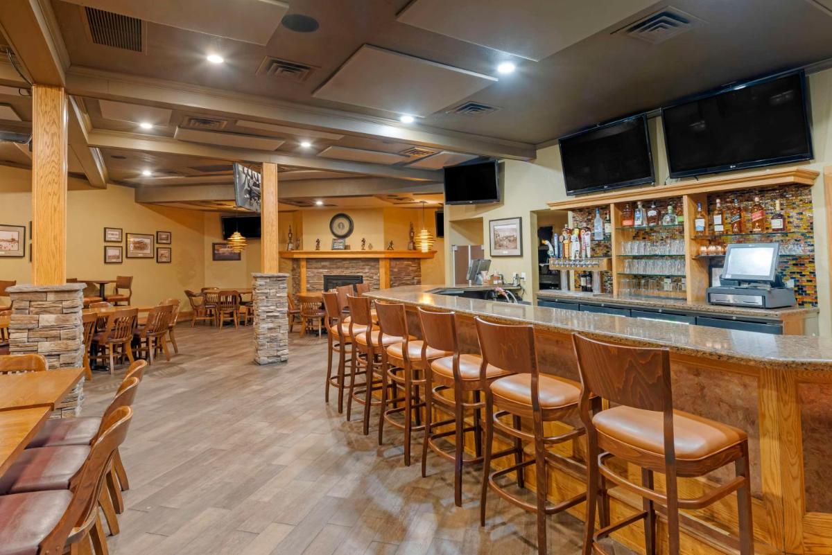 Best Western Plus Ramkota Hotel - image 7
