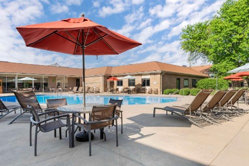 Best Western Plus Ramkota Hotel - image 8
