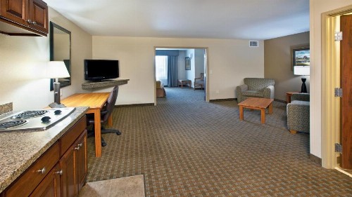 Holiday Inn Express & Suites Sioux Falls Southwest an IHG Hotel - image 22