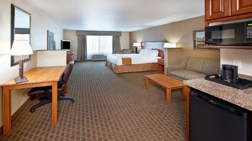 Holiday Inn Express & Suites Sioux Falls Southwest an IHG Hotel - image 24