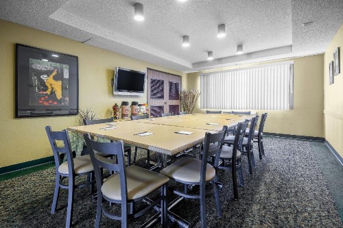 AmericInn by Wyndham Sioux Falls - image 15